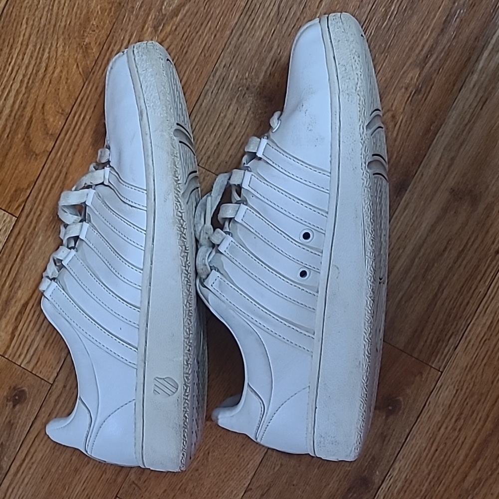 K-SWISS - Picture 3 of 5